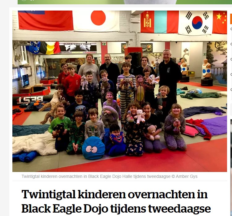 Twintigtal kinderen overnachten in Black Eagle Dojo tijdens tweedaagse